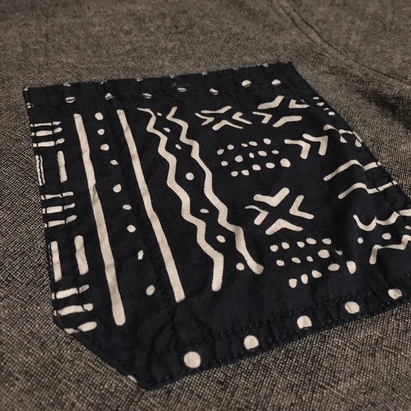 XL Modern Amusement button down shirt - Picture 2 of 3