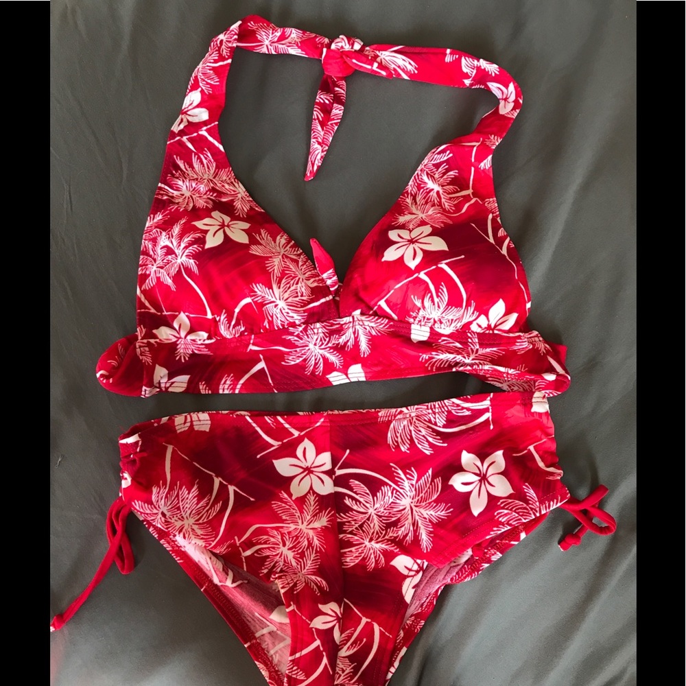 Gorgeous flower set swimming