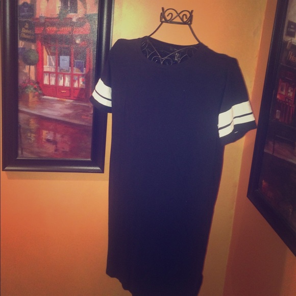 T-shirt dress 💕 - Picture 2 of 3