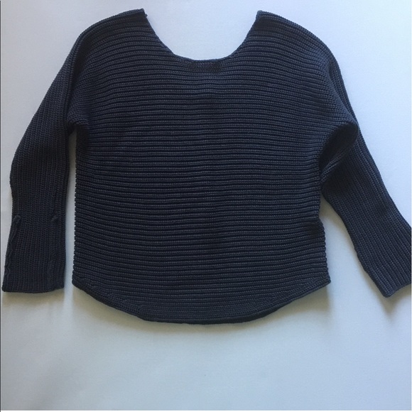NWOT Vince sweater -size small - Picture 3 of 5