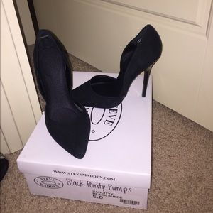 Like New Steve Madden Varcityy Suede Pumps