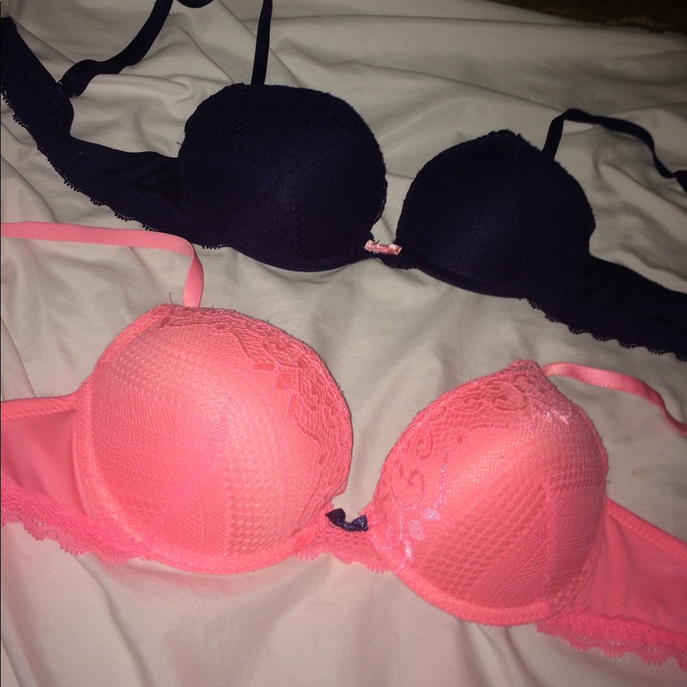 NWOT 2 Lace Push-Up Bras