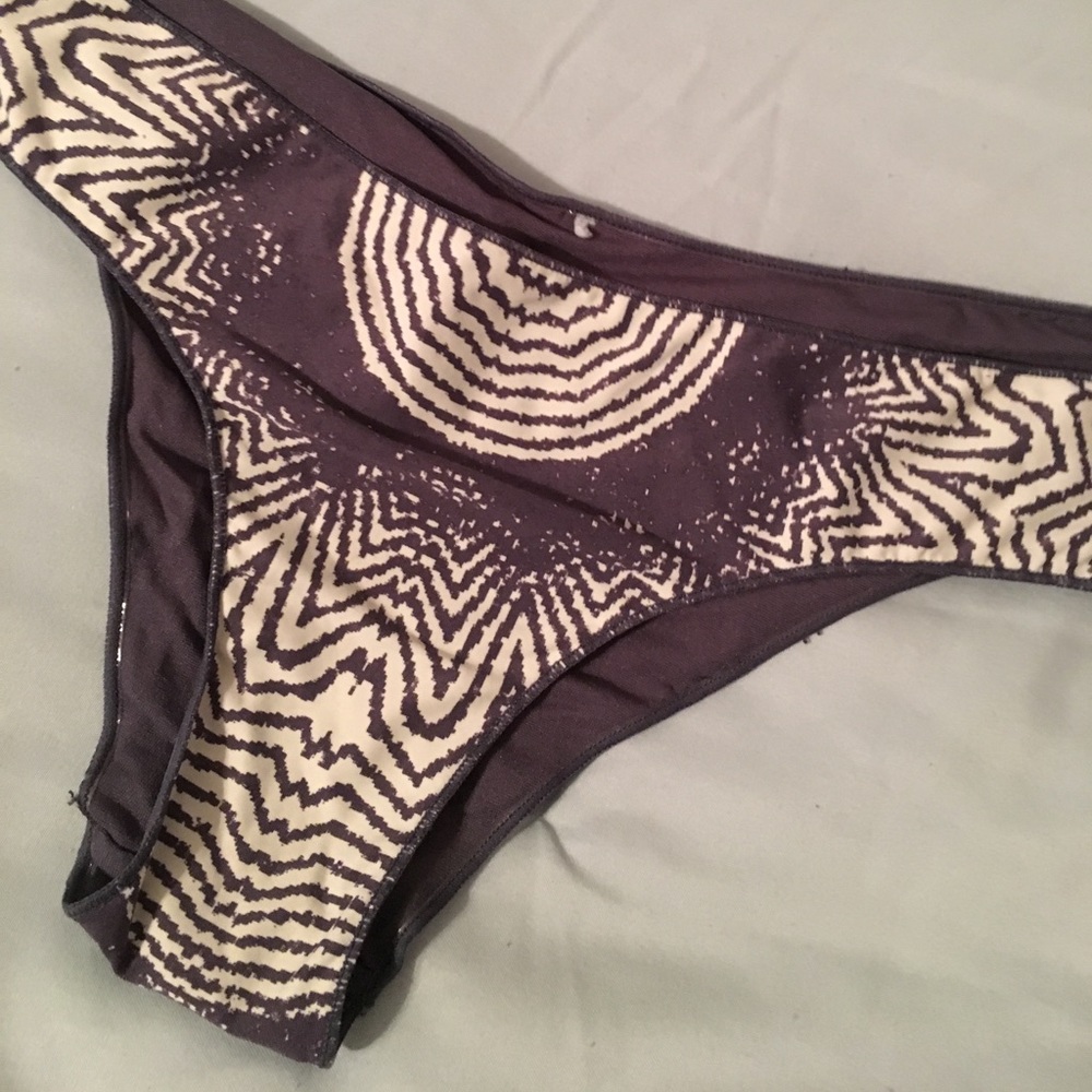 Cheeky bikini bottoms