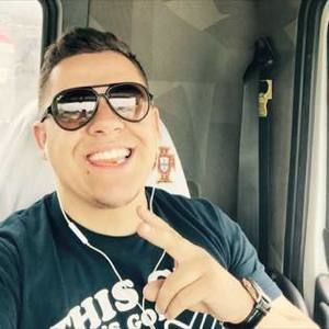 Meet your Posher, Carlos