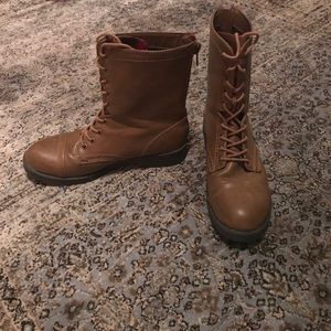 Like New Combat Brown Combat Boots