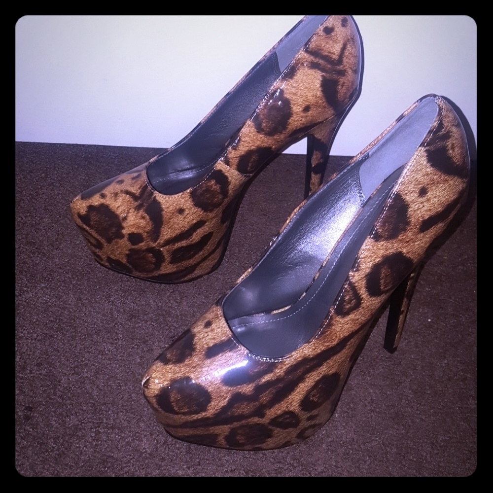 Liliana Leopard Pumps