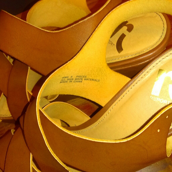 Sexy Tan Wedges 4 1/12" - Picture 3 of 4