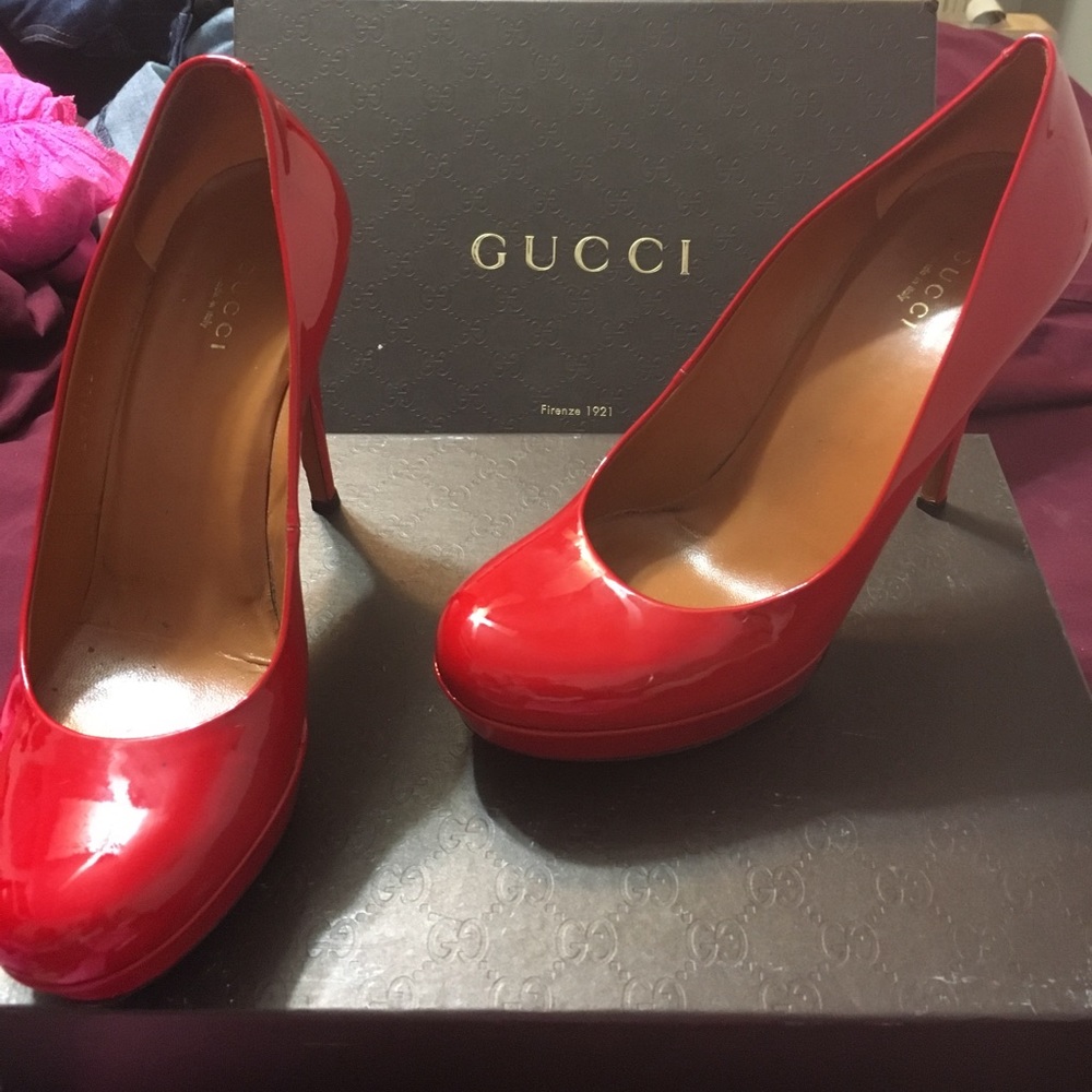 Gucci patent leather pumps