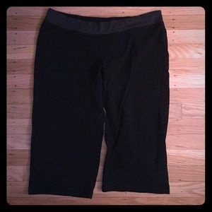 Champion XL Black Capris!