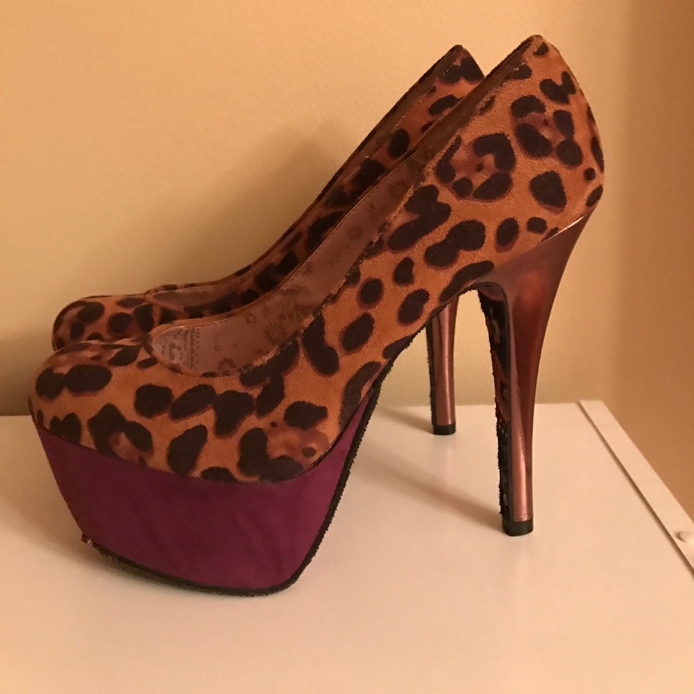 Sassy statement piece Cheetah and purple heels! - Picture 1 of 3