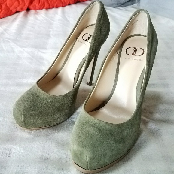 Kelsi Dagger ▪ 'Linzy' Forest 🌳 Suede Pumps. 5.5 - Picture 6 of 7