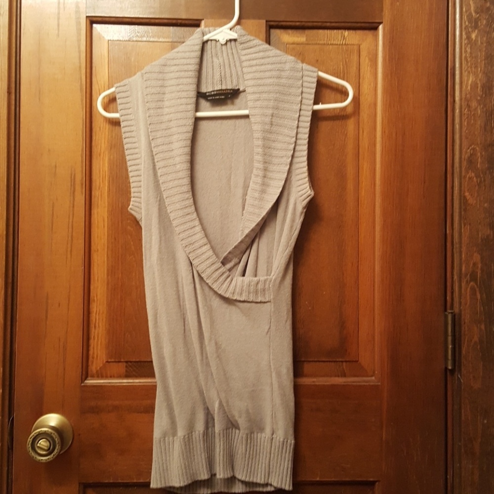 Bcbgmaxazria sweater tank top size small