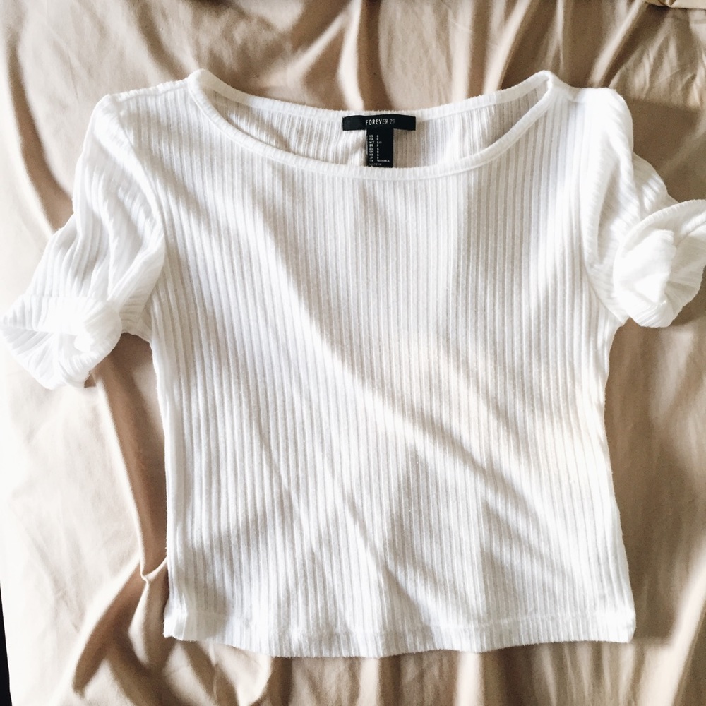 ribbed white top🌹