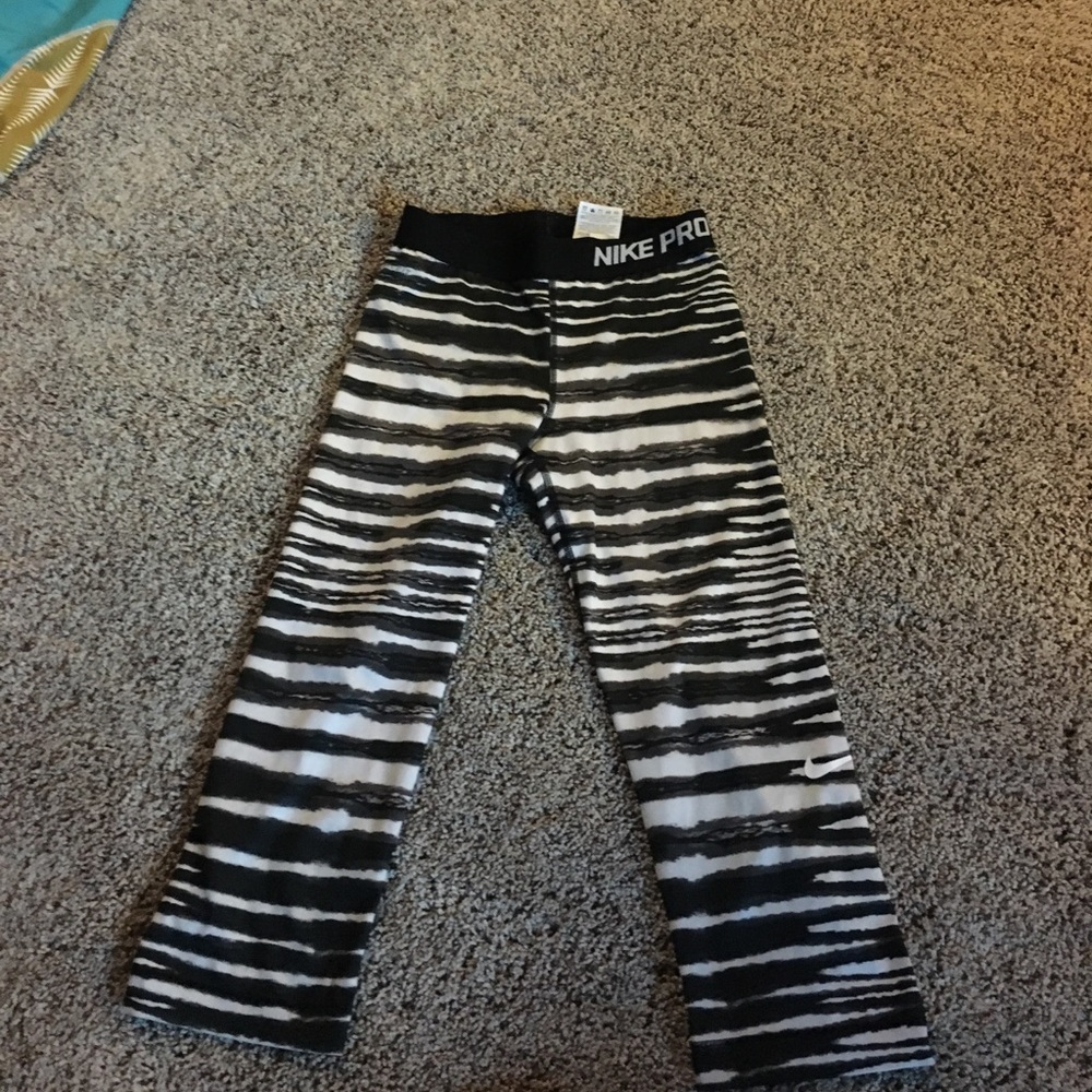 nike compression capris