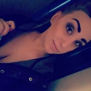 Meet your Posher, Courtney