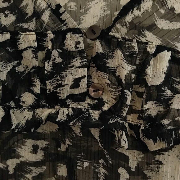 {Clearance} Ann Taylor Loft blouse - Picture 4 of 6