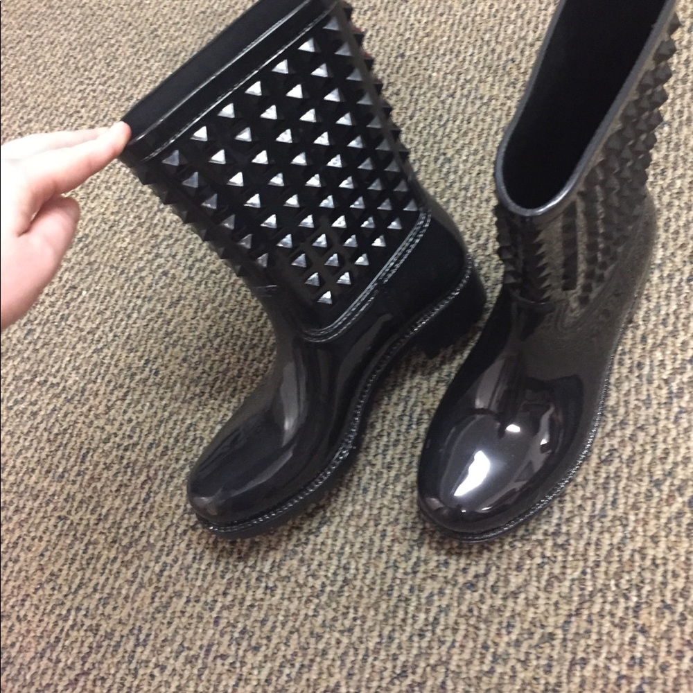 Black rain boots! Super cute size 8