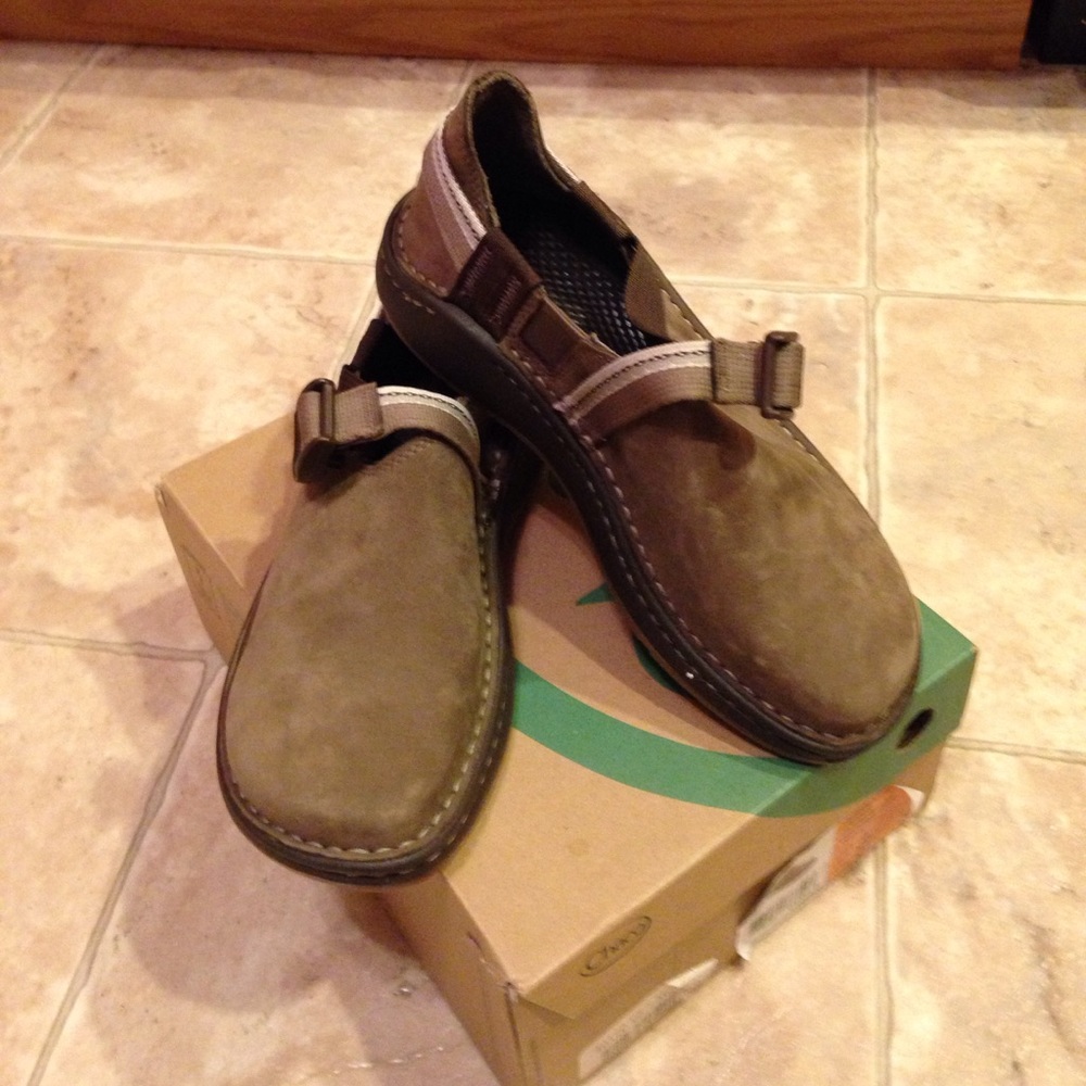 NWT Pedshed Chacos