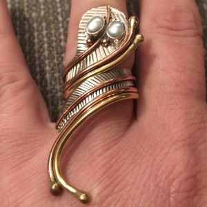 Two-tone snake style ring with natural pearl Sz 8