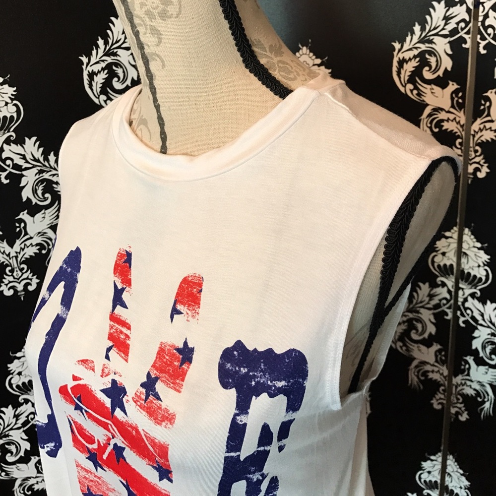 🍀 NWT! Love U.S.A  🇺🇸 Peace sign Tank! ✌🏻 - Picture 4 of 7