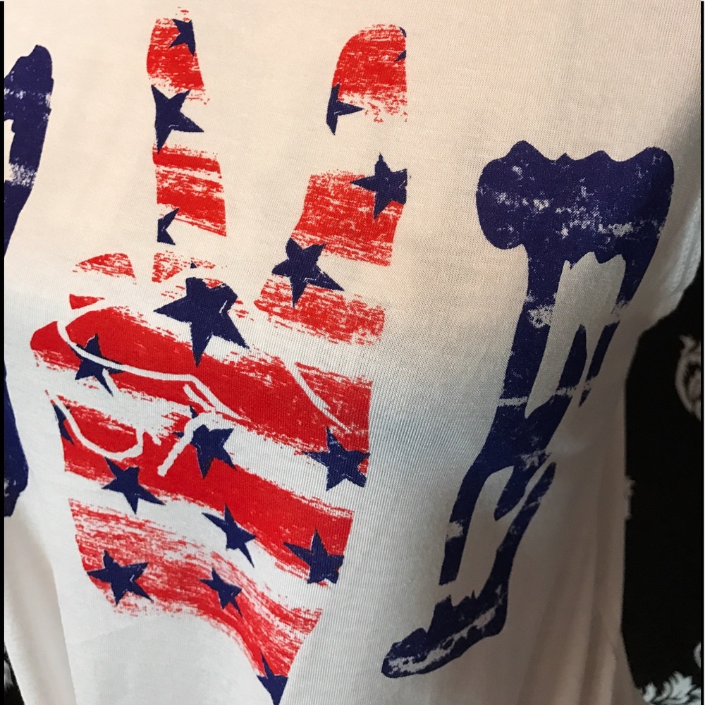 🍀 NWT! Love U.S.A  🇺🇸 Peace sign Tank! ✌🏻 - Picture 5 of 7