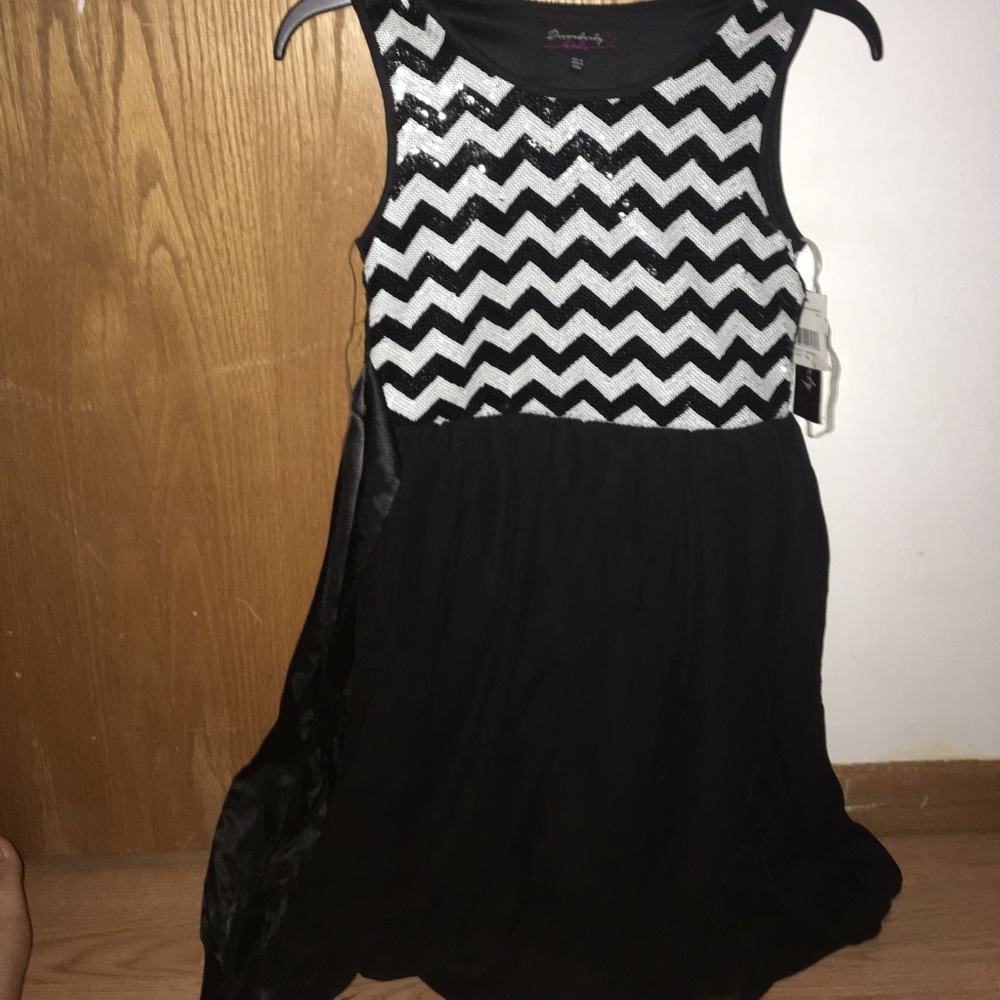 Girls chevron dress