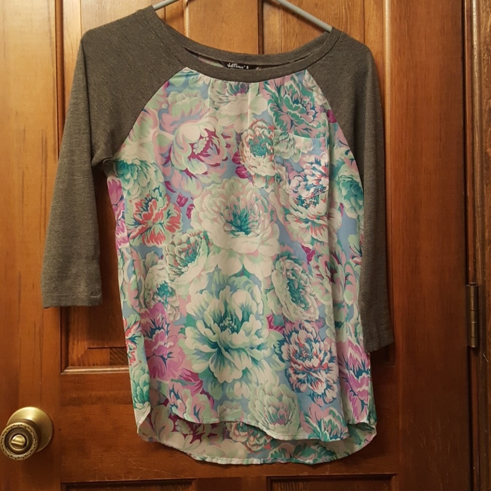 Wallflower size small baseball t shirt blouse top