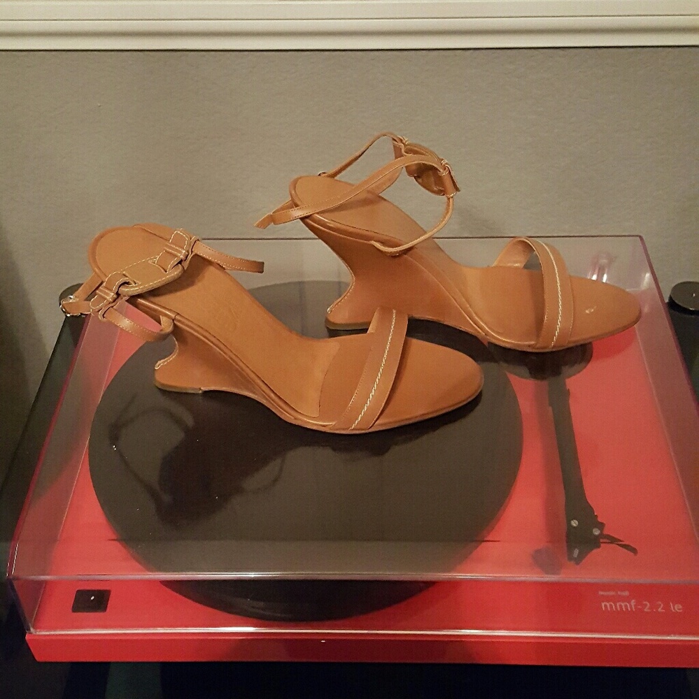 Ferragamo Tan Leather Heels