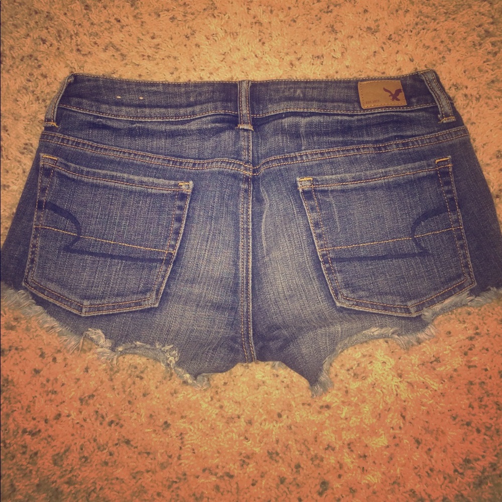 Floral jean shorts from American Eagle! 🌺 - Picture 2 of 3