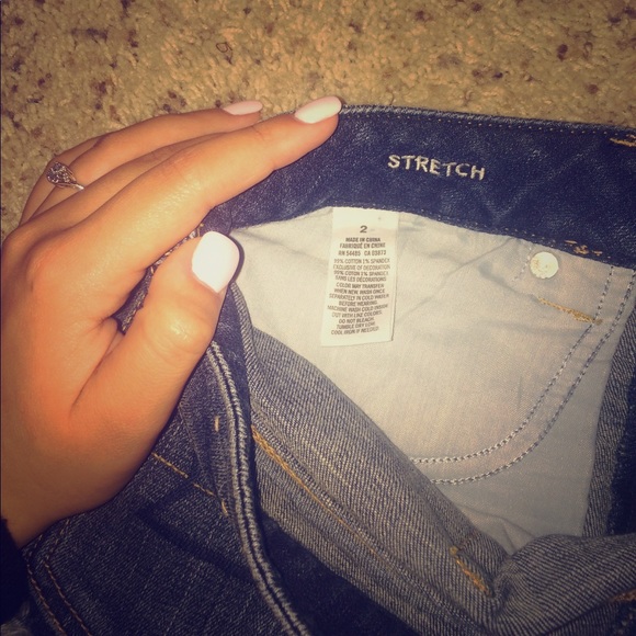 Floral jean shorts from American Eagle! 🌺 - Picture 3 of 3