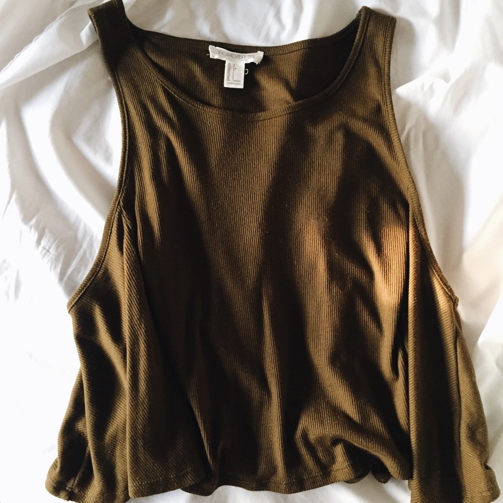 army green flowy tank🌹