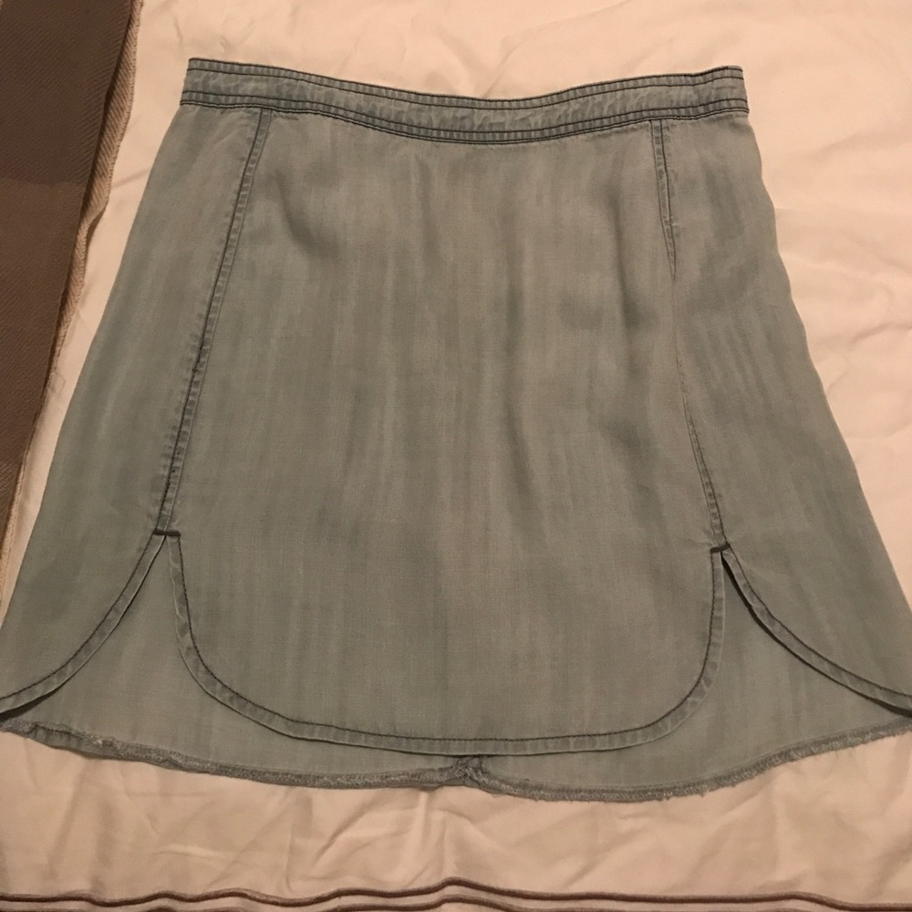 Cute denim miniskirt!