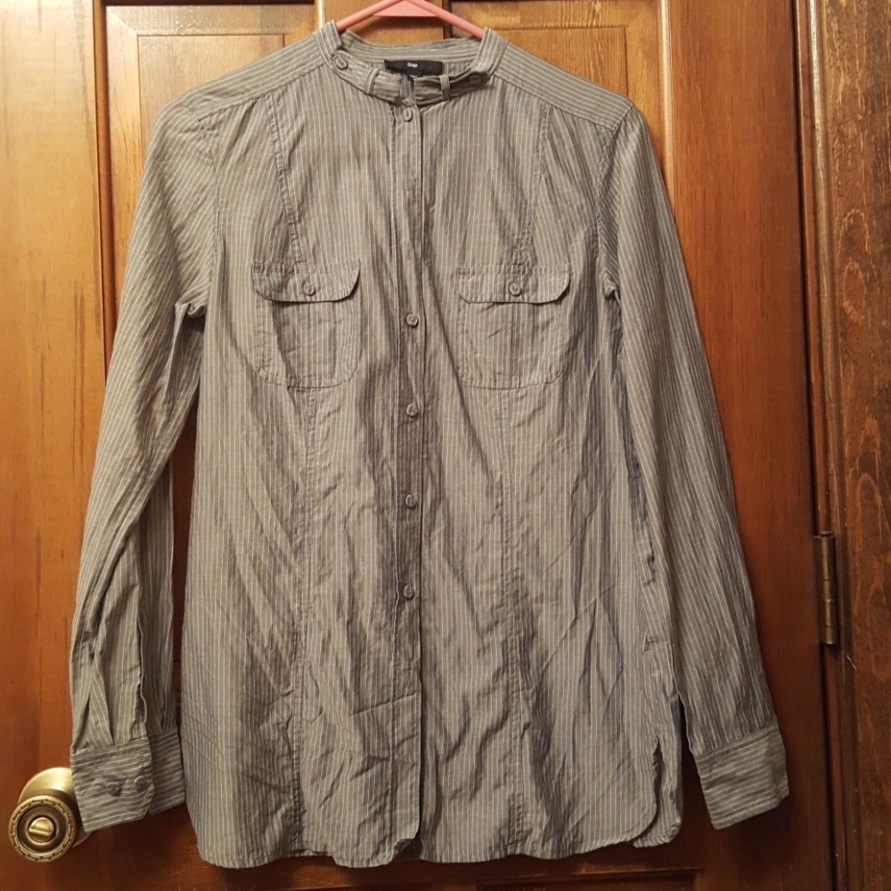 Gap size small button up shirt blouse top