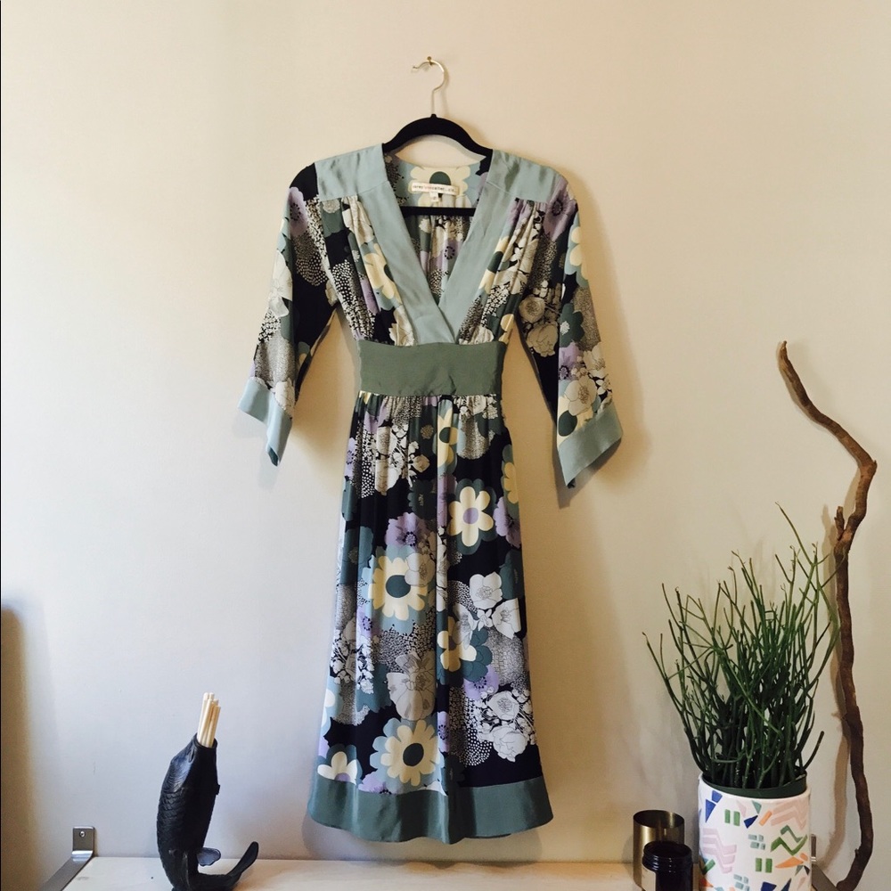 Silk Kimono Midi Dress. Size 2.