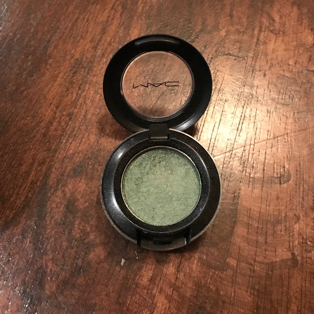 Mac eye shadow
