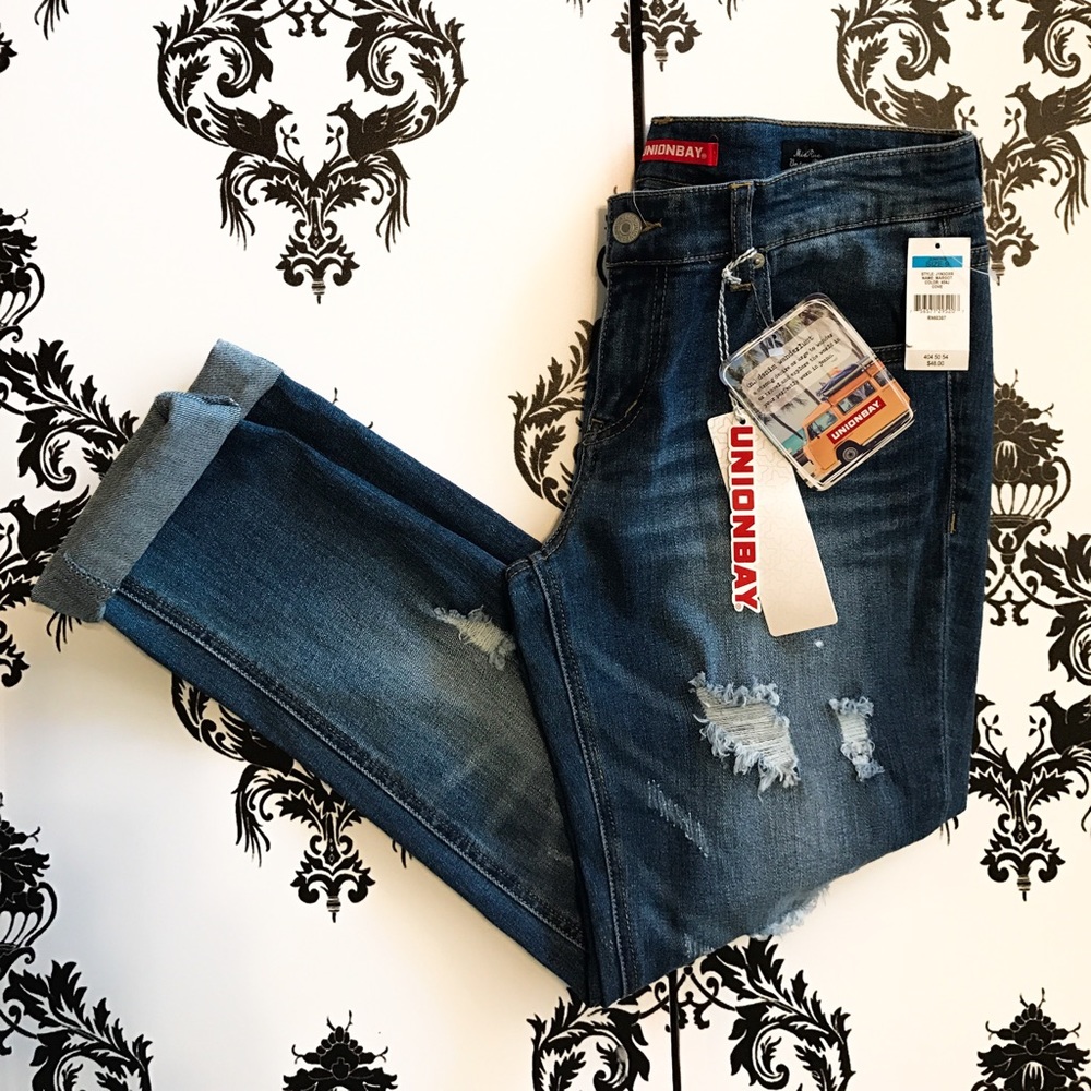 🍀 NWT! Super Cool Distressed ankle Crop Jeans! - Picture 4 of 6