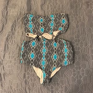 ❤️ SOLD ❤️Acacia Thai Paris size M