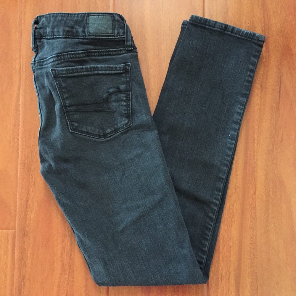 American Eagle Super Stretch Black Jean Sz.2 Short