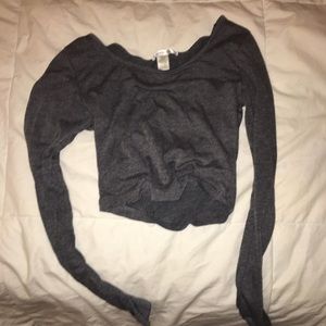 Long sleeve grey crop top