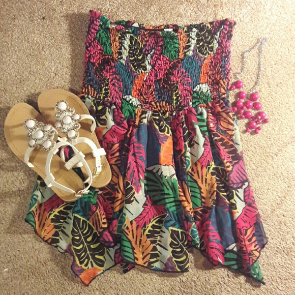 Cute top...multi colored - Picture 2 of 2