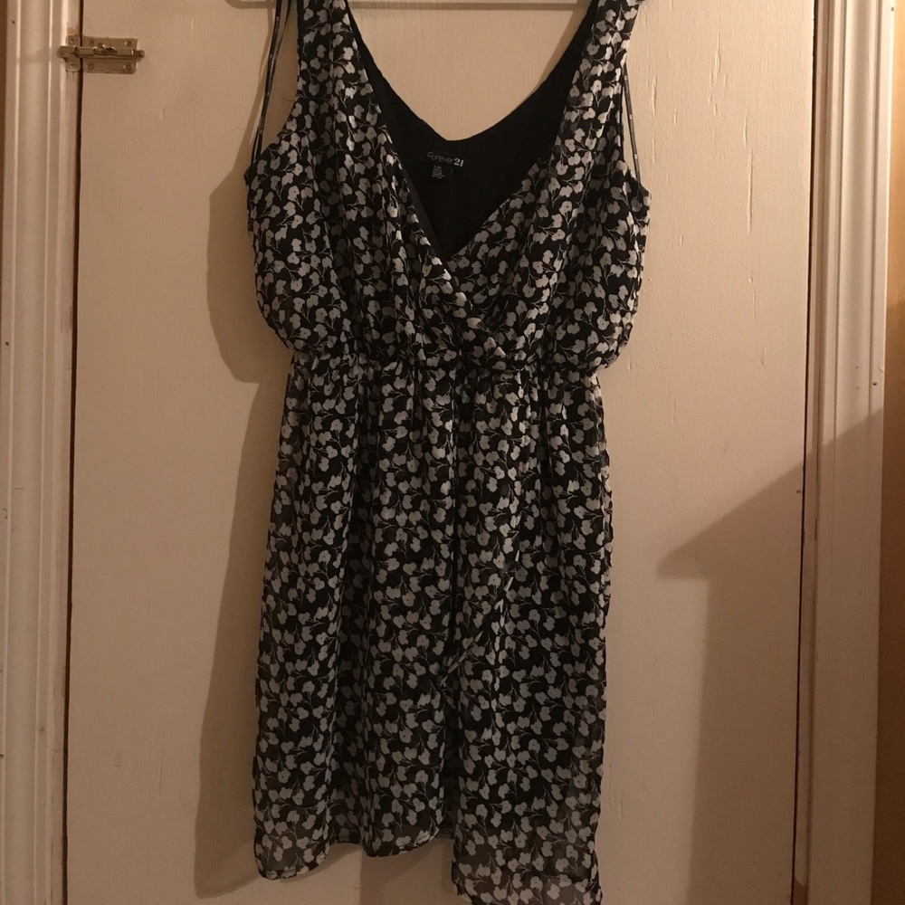 Never worn! CLEAN! Too big. Elastic waist!