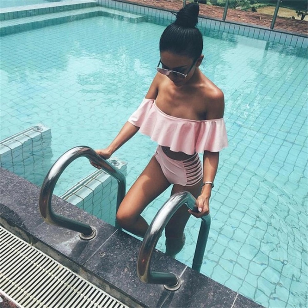 Highwaisted off the shoulder bikini