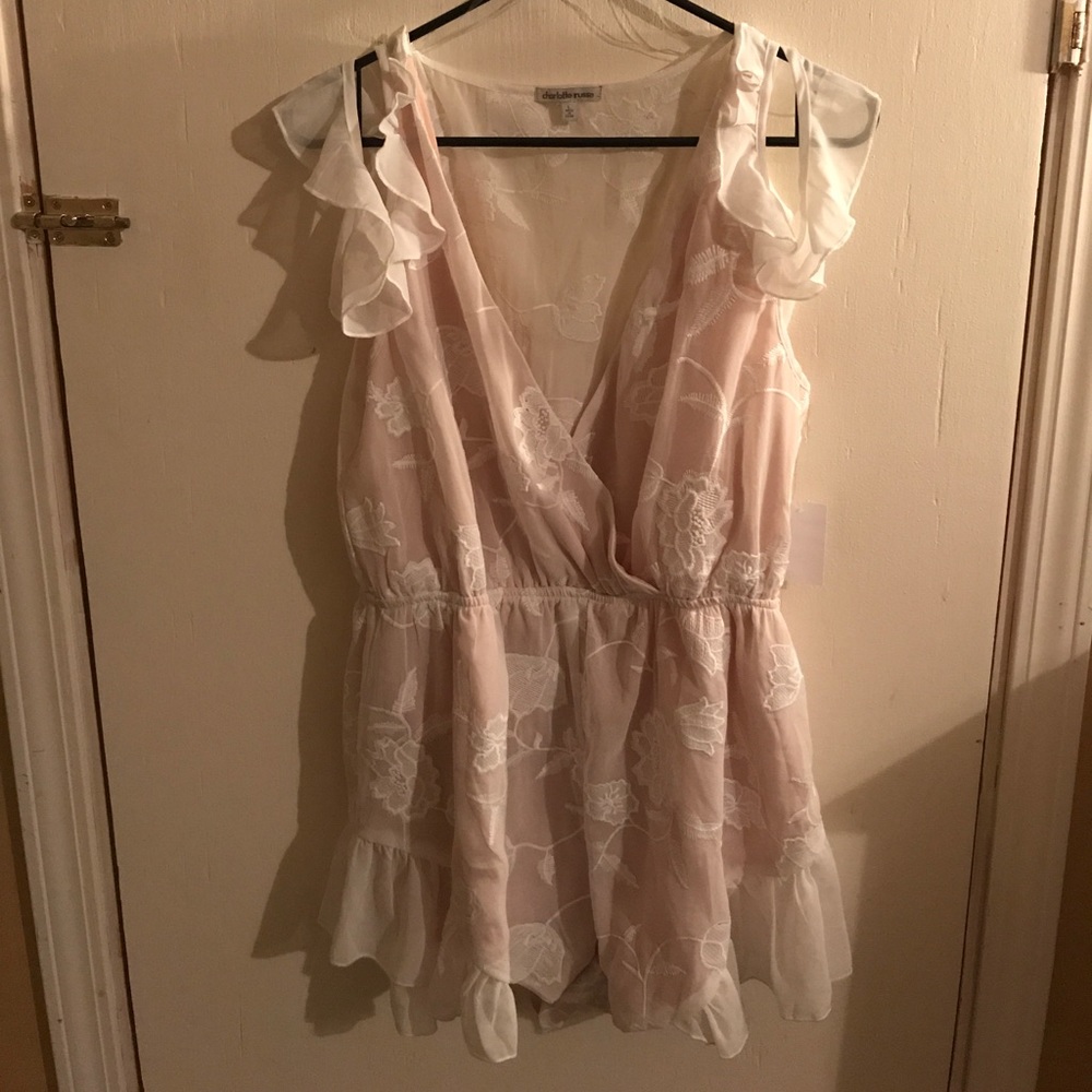 Cute Romper! CLEAN! Never worn!! Elastic waist!