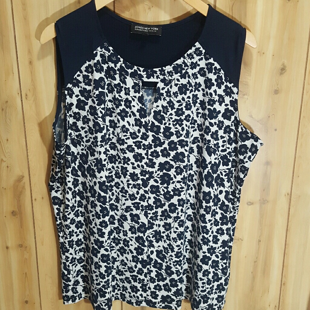 Elegant Flower Tank Top