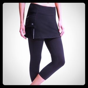 Athleta Be Free 2 in 1 capri