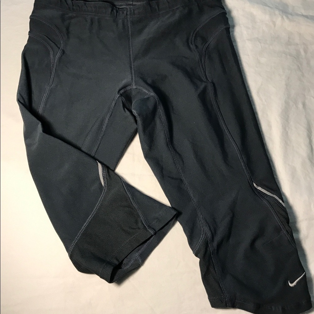 Nike fit capri running pants with breathable mesh