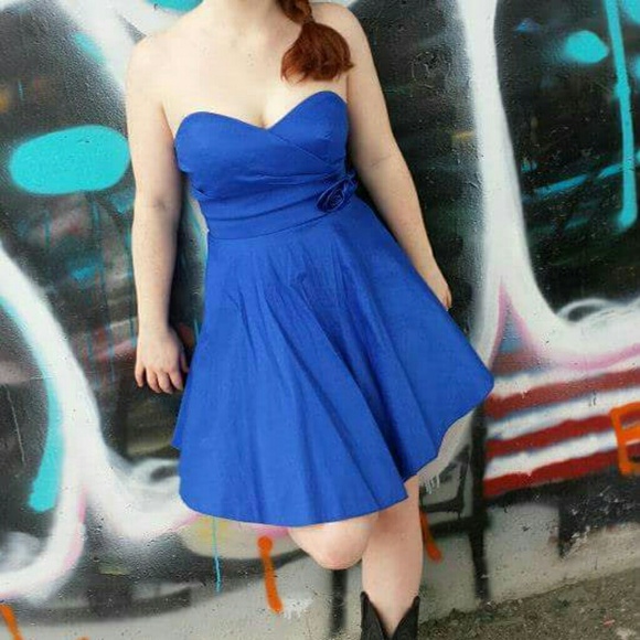 Worn Once - Picture 2 of 4