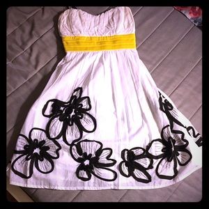 Beautiful White, Black and Yellow Dress