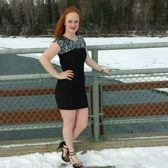 Worn Twice - Picture 1 of 4