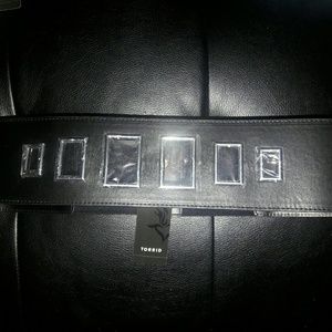 Torrid snap back belt